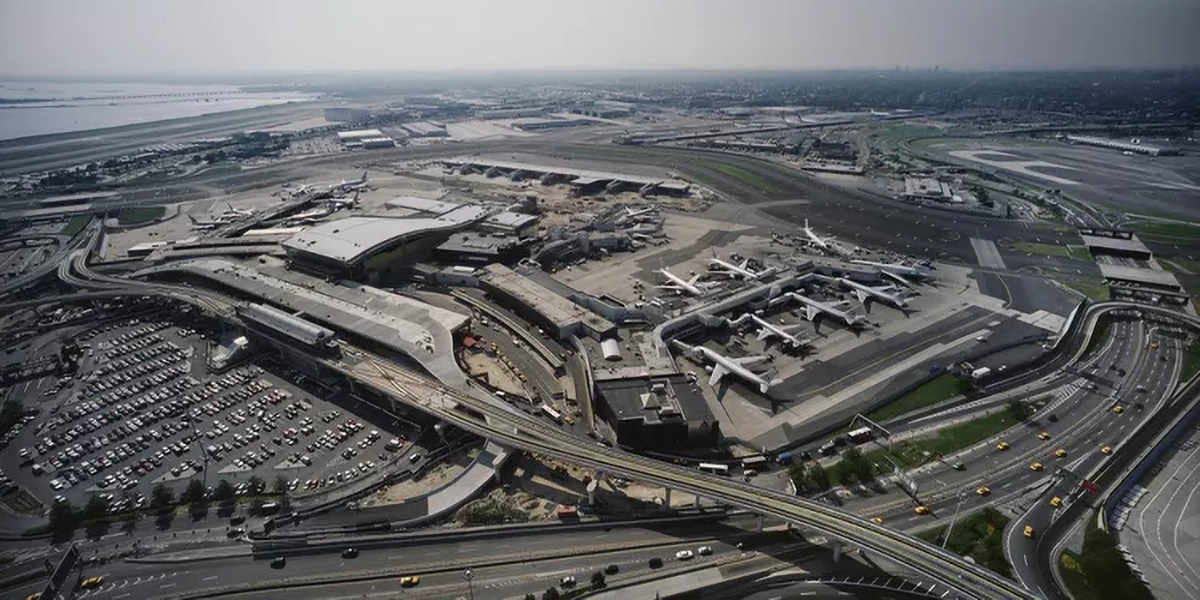 John F. Kennedy International Airport (JFK)