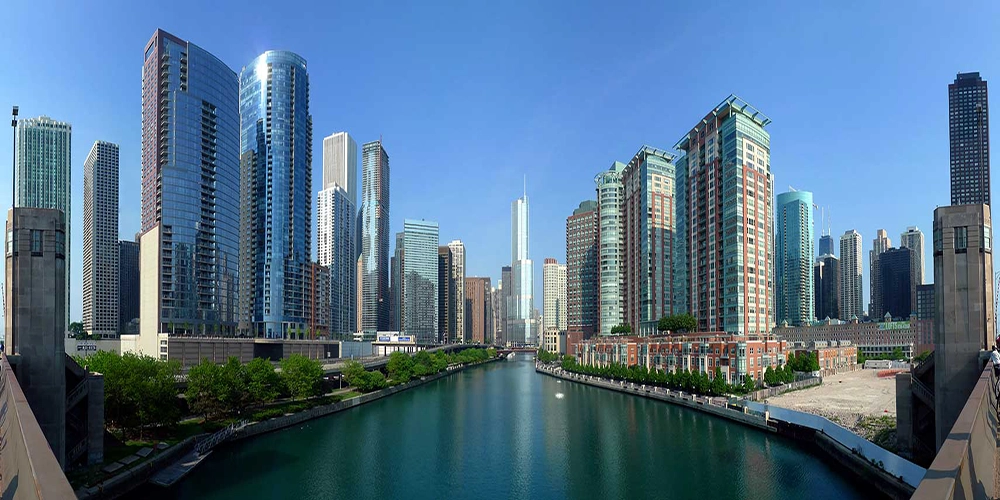 Top Destinations for a Family-Friendly Christmas Vacation in 2023 4 Chicago, Illinois